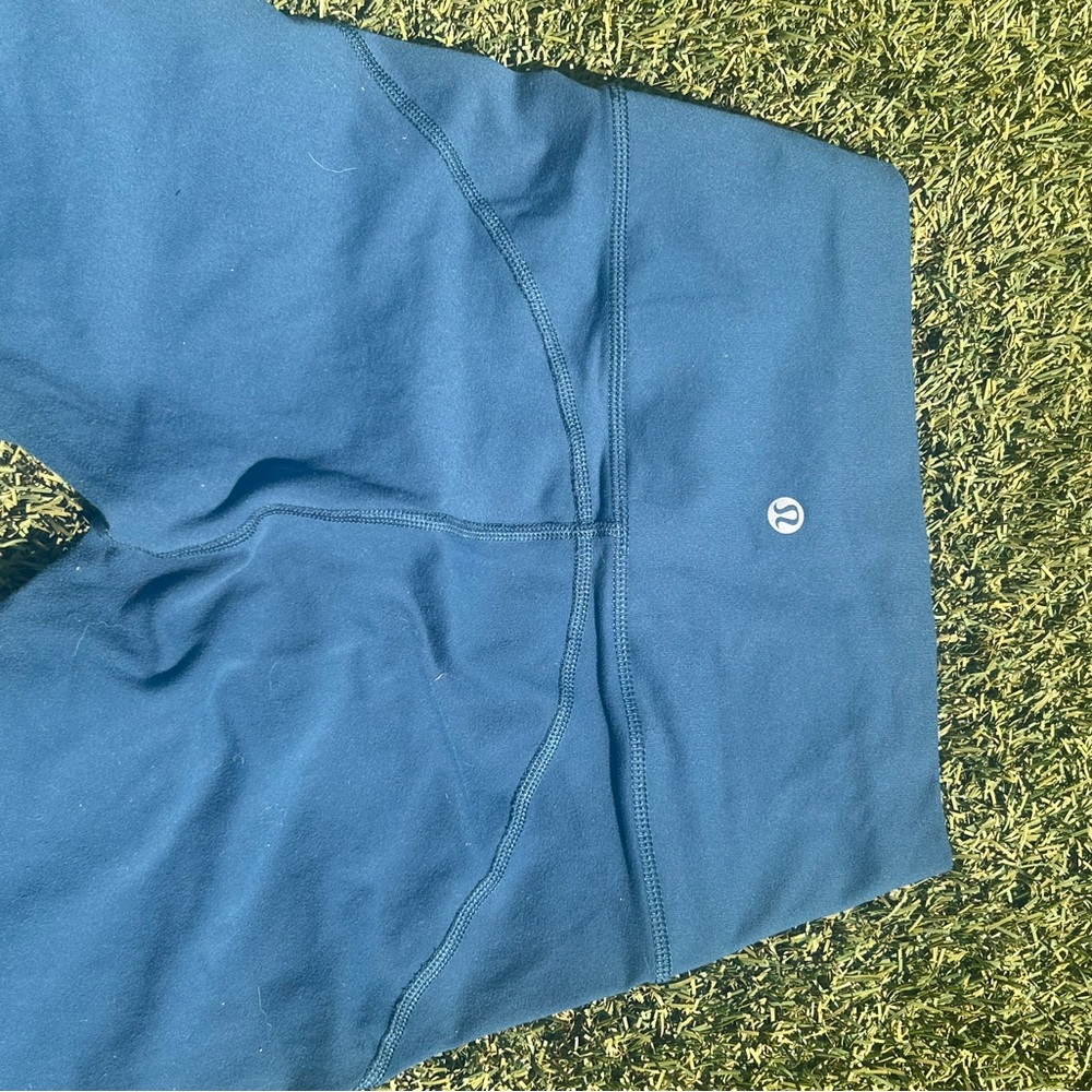 lululemon athletica women’s size 4 Blue leggings